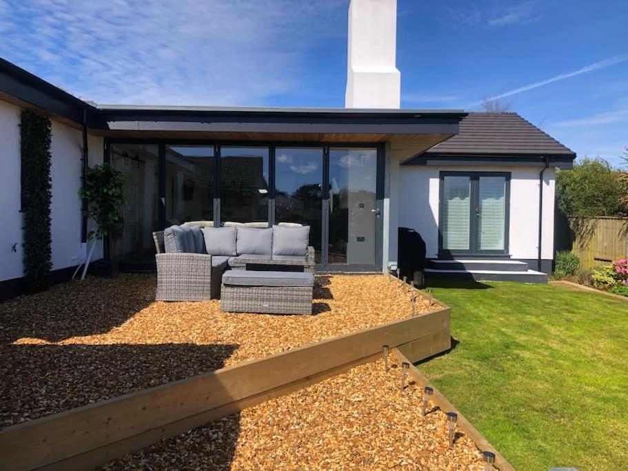 The Cuckoo's Retreat - Luxurious With Private Garden & Jacuzzi Villa *
